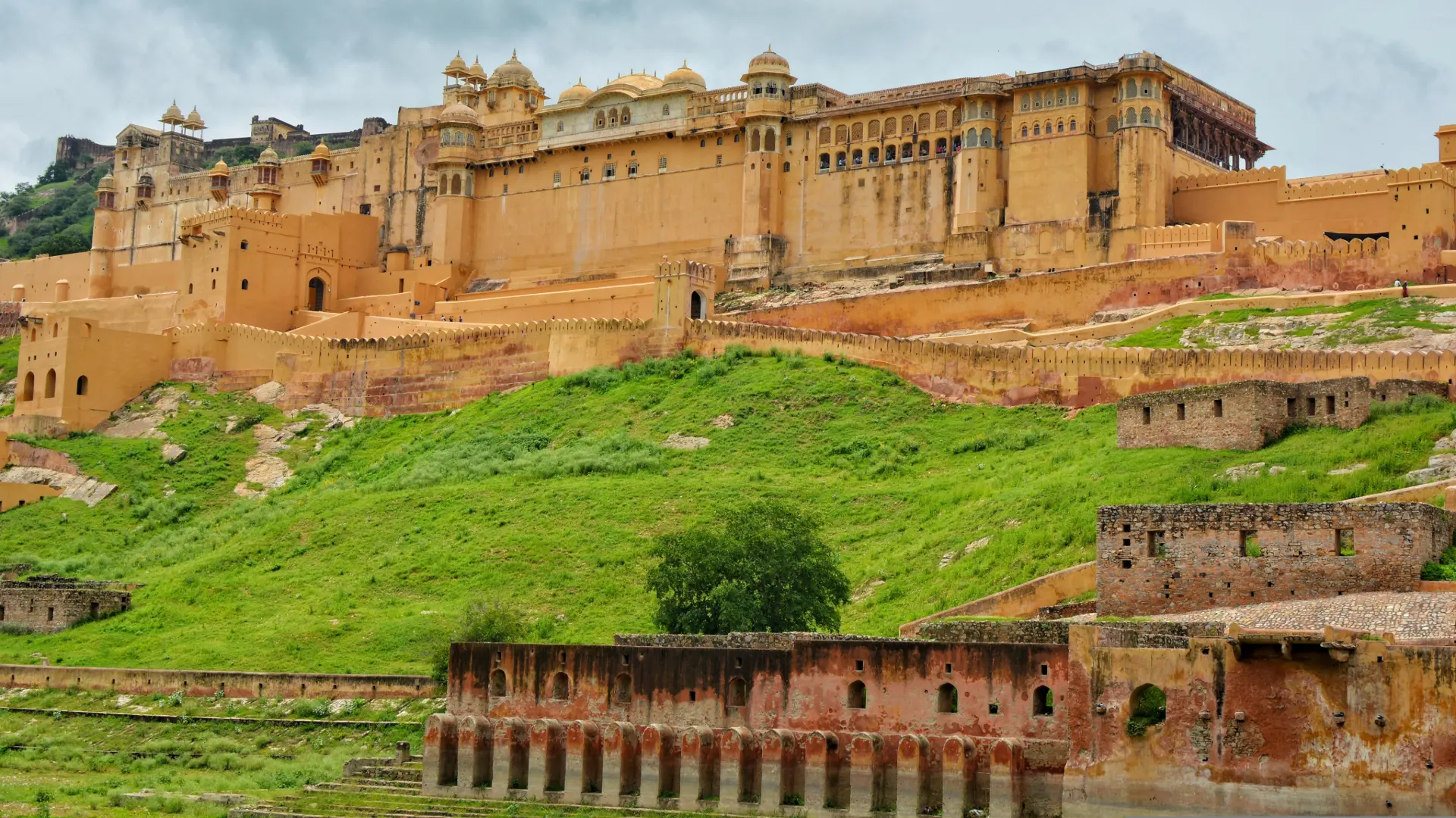Forts and Palaces of Rajasthan (2N Jaipur + 1N Ranthambore + 2N Udaipur + 1N Jodhpur + 2N Jaisalmer) Forts and Palaces of Rajasthan (2N Jaipur + 1N Ranthambore + 2N Udaipur + 1N Jodhpur + 2N Jaisalmer)