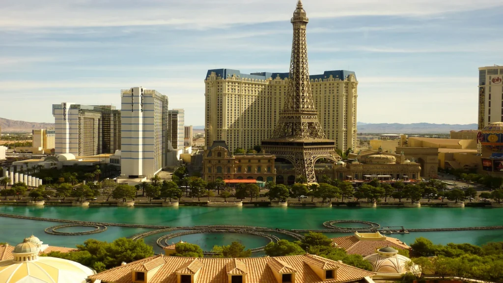 Golden West Coast USA tour package featuring Las Vegas, Los Angeles, Fresno and San Francisco